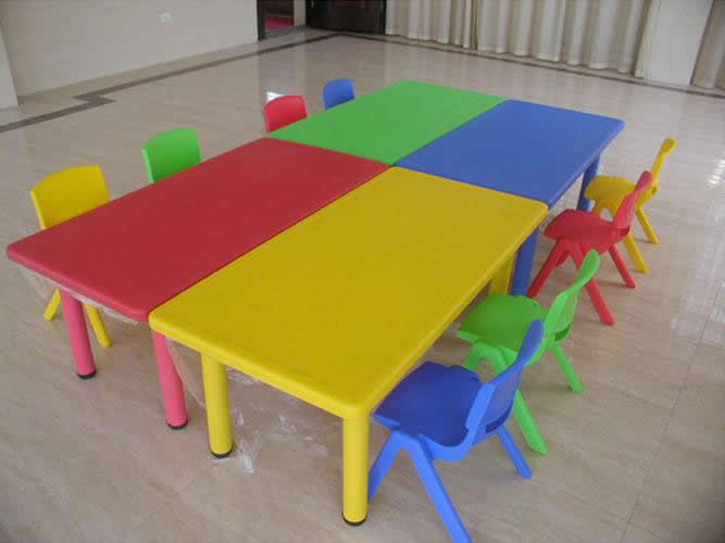 How should kindergarten desks and chairs be maintained?